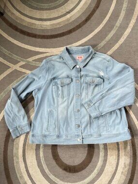 EVRI Timeless Classic Light Blue Distressed Details Denim Jacket Woman's 2X